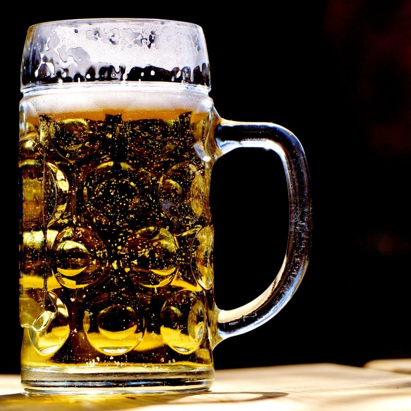 A German Man Just Broke A World Record By Carrying 29 Beer Steins